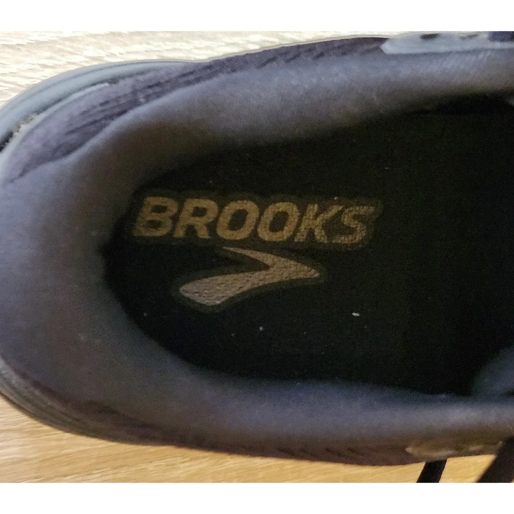 Brooks Ghost Max Womens Size 8 Black Athletic Running Walking Shoes Sneakers